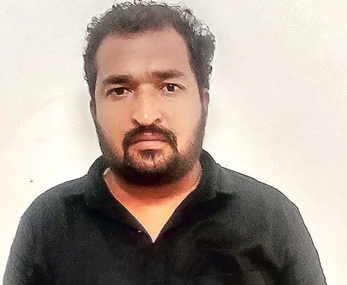 పోలీసులపైకి కారు దూసుకెళ్లిన ఘటన