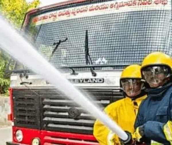 మూసాపేటలో భారీ అగ్నిప్రమాదం - Udayam Digital