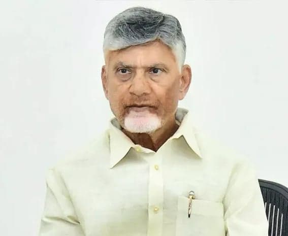 తిరుమలలో బిల్డప్ తగ్గించాలి