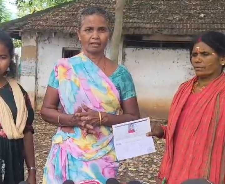 శంఖవరంలో గిరిజన మహిళ భూమి కబ్జా - Udayam