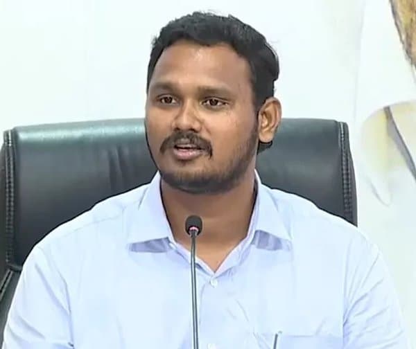 సీఎంపై వ్యాఖ్యలు: వైకాపా నేత అరెస్ట్