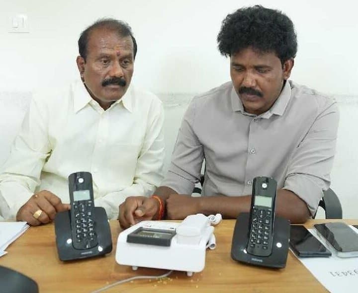 ప్రజా సమస్యల పరిష్కారానికి మొబైల్ హెల్ప్‌లైన్