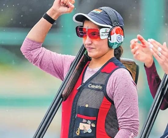 నీరూ దాండా.. ట్రాప్‌లో చారిత్రక స్వర్ణం
