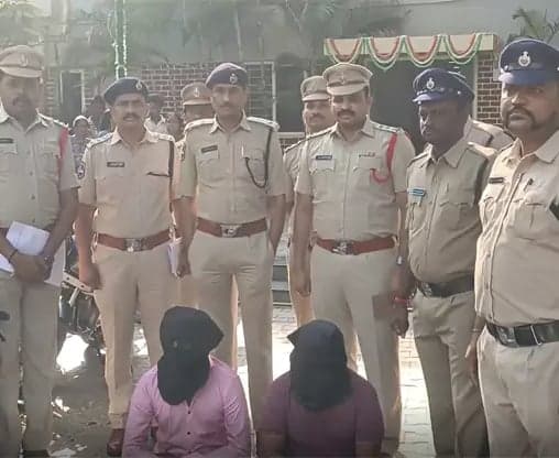 నకిలీ తాళాలతో బైకుల చోరీ