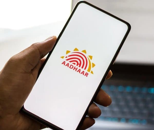 ఆధార్ కొత్త యాప్ వచ్చేసింది: ఇక జిరాక్స్ అవసరం లేదు - Udayam Digital