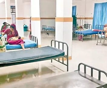 ఎన్‌హెచ్‌ఎం సమ్మెతో వైద్య సేవలకు అంతరాయం - Udayam