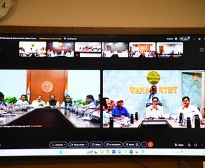 సాగునీరు, పంటల సాగుపై మంత్రి ఉత్తమ్‌ సమీక్ష