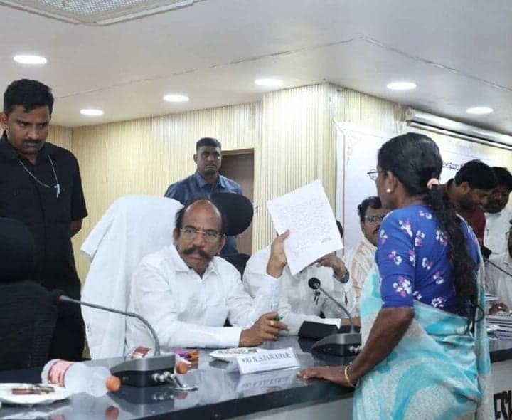 అనకాపల్లిలో ఎస్సీ కమిషన్ ప్రత్యేక గ్రీవెన్స్ - Udayam