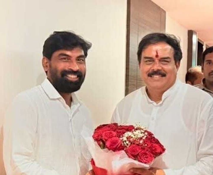కాకినాడకు చేరుకున్న మంత్రి నాదెండ్ల
