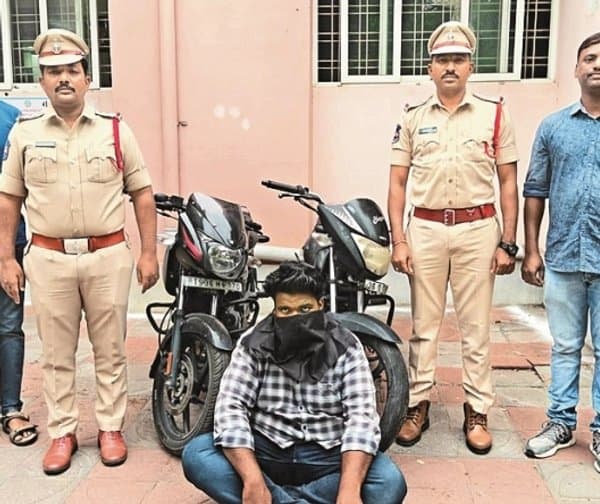 బెట్టింగ్‌కు బానిసై.. బైక్ చోరుడిగా మారి.
