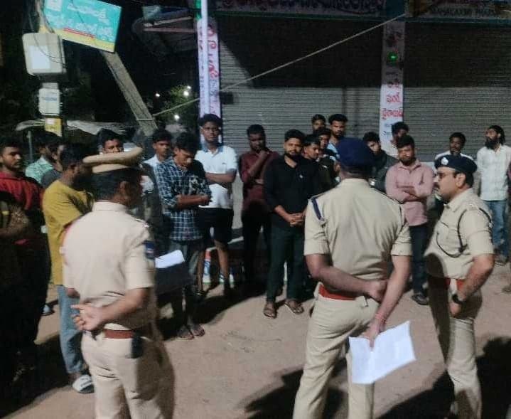 మంచిర్యాలలో అర్ధరాత్రి పోలీసుల తనిఖీలు - Udayam