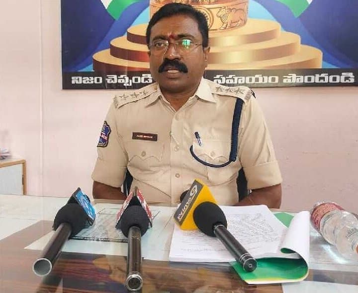 భూ వివాదాలే కారణమన్న పోలీసులు - Udayam Digital