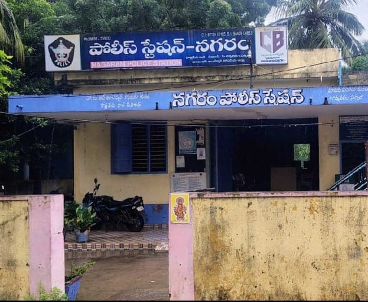 నిమజ్జన వేళ విద్యుత్ షాక్‌తో యువకుడి మృతి - Udayam