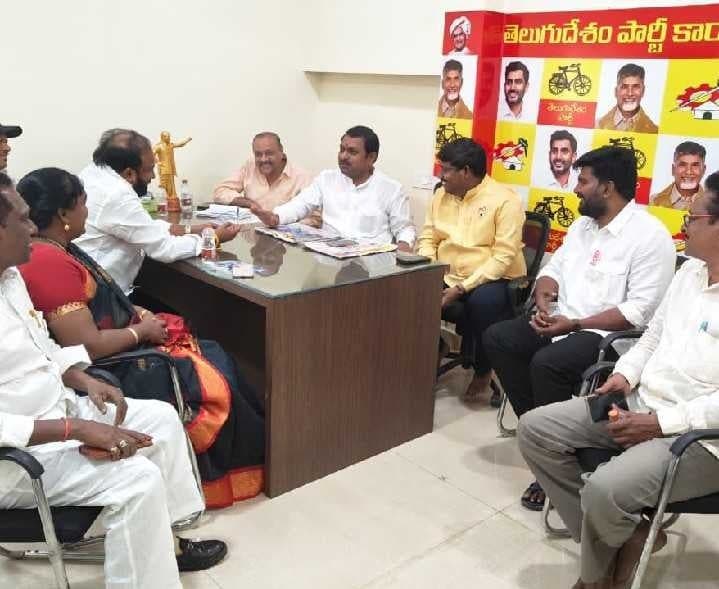 నెల్లూరులో టీడీపీ, జనసేన నేతల భేటీ - Udayam