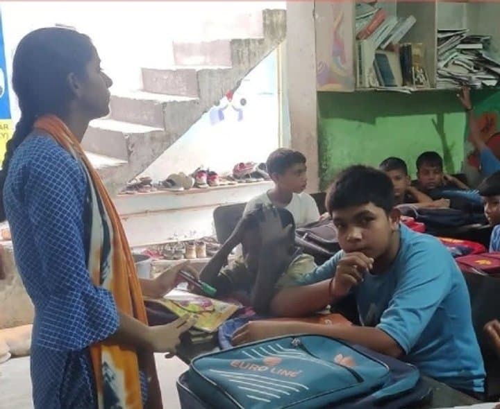 పేదల చదువుకు ప్రయత్నం