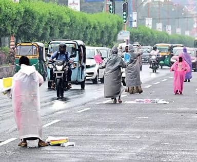 భారీ వర్షంలోనూ రాజస్థానీయుల వ్యాపారం