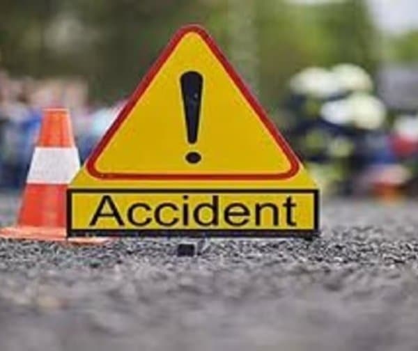 గచ్చిబౌలిలో ప్రమాదం: యువతి దుర్మరణం