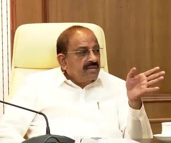 ధాన్యం కొనుగోళ్లలో కేంద్రం వివక్ష: మంత్రి తుమ్మల ఆగ్రహం - Udayam Digital