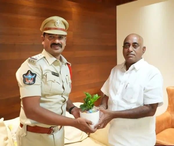 కావలి ఎమ్మెల్యేతో నూతన సీఐ భేటీ