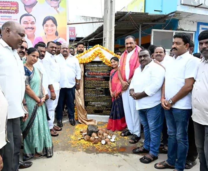 కరీంనగర్‌లో వాటర్‌ పైప్‌లైన్‌ పనులకు శంకుస్థాపన
