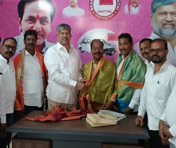 గానకోకిల కళానికేతన్ నూతన కార్యవర్గానికి సన్మానం - Udayam Digital