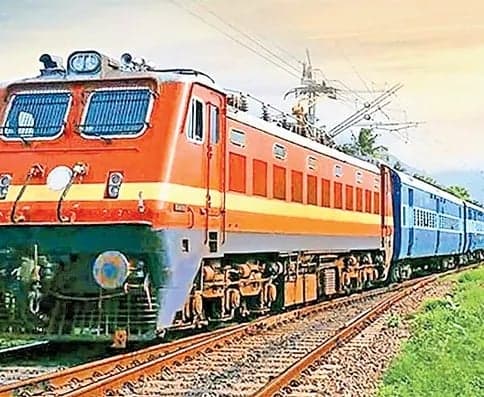 జనరల్ ప్రయాణికులను పట్టించుకోరా - Udayam