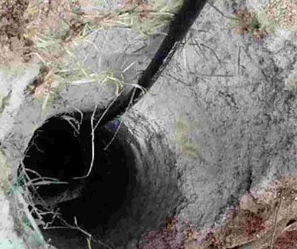 బోరుబావిలో పడ్డ నాలుగేళ్ల బాలుడు