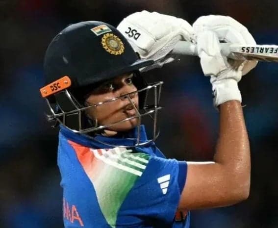 26 బంతుల్లోనే హాఫ్‌ సెంచరీ.. మంధన సరసన షఫాలీ!