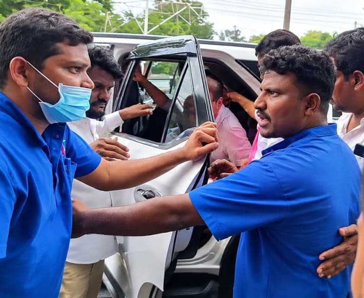 ఎంజీఎంలోనే చికిత్స అందించాలి: వినయ్ భాస్కర్ - Udayam