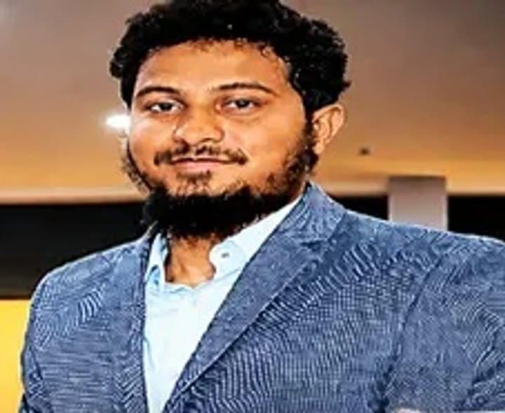 దేశం దాటేలోపే సాధిక్‌ అరెస్ట్‌