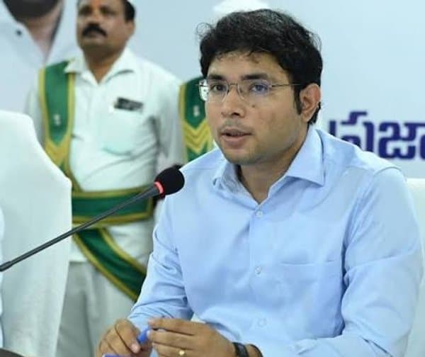నిర్మల్ జిజిహెచ్‌లో కలెక్టర్ భవేశ్ మిశ్రా తనిఖీ
