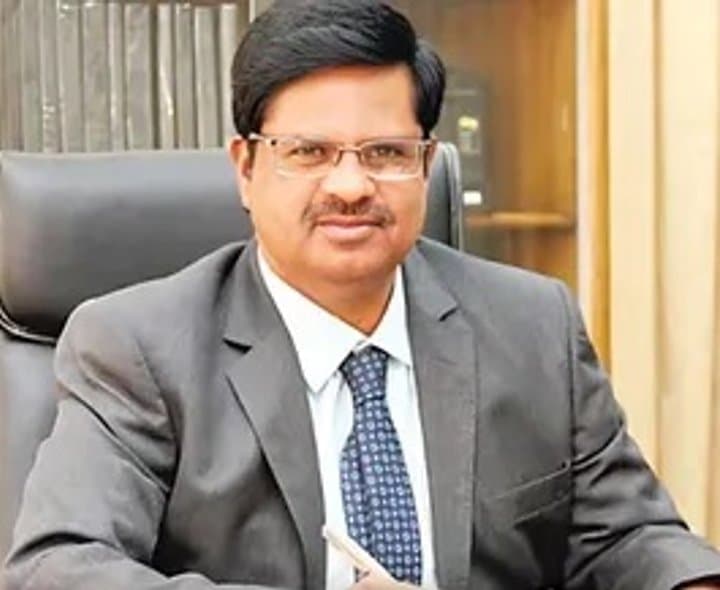 అప్‌డేట్ అవ్వకపోతే అవుట్‌డేట్: బాలకిష్టారెడ్డి