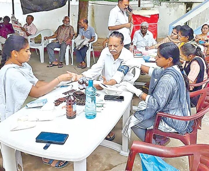 వృద్ధులకు ప్రణామ్ కేంద్రం ఆసరా