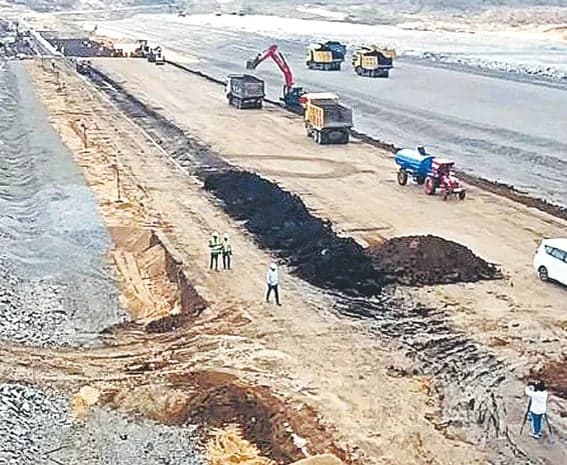 పోలవరం నిర్మాణంలో లోపాలు