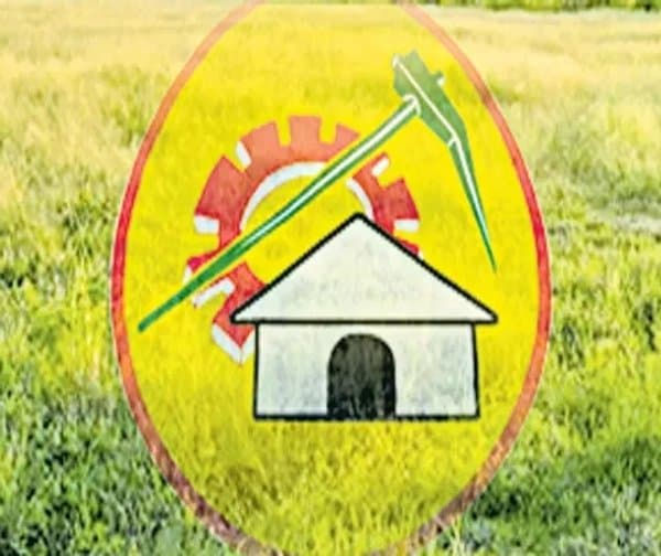 టీడీపీ ఆఫీసులకు ప్రభుత్వ భూములు