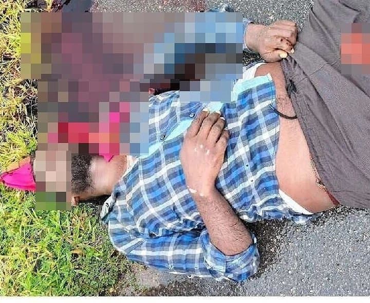 బైక్‌ను ఢీకొట్టిన బస్సు - Udayam
