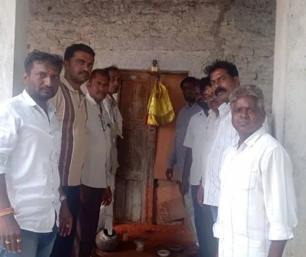 మహాలక్ష్మి అమ్మవారి ఆలయ తలుపులకు మరమ్మత్తులు
