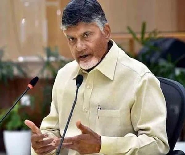 పోలవరం పనులను వేగవంతం చేయాలి: సీఎం చంద్రబాబు
