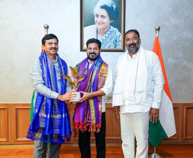 జన్మదినం సందర్భంగా సీఎం రేవంత్‌ను కలిసిన మంత్రి పొంగులేటి