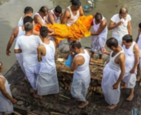 అంతిమయాత్రలో ‘ఆ నలుగురు’ అద్దె సేవలు