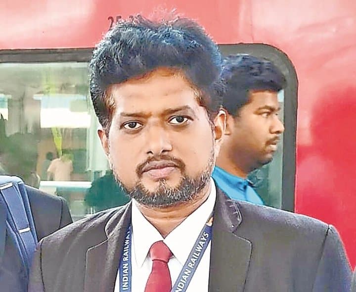 నిజాయతీ చాటిన రైల్వే టీటీఈ