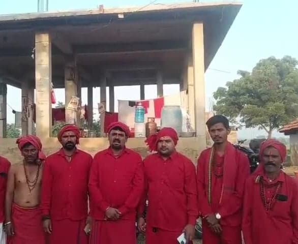 ఎస్సీ, ఎస్టీ కేసు నమోదు చేయాలని డిమాండ్ - Udayam