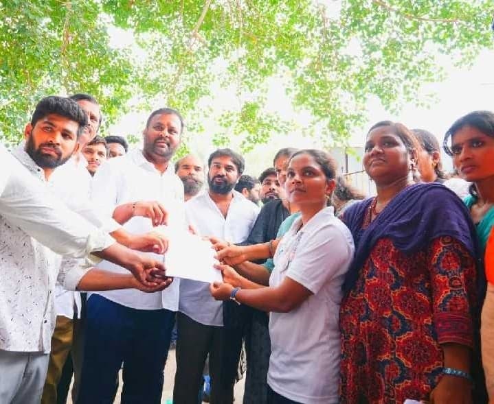 స్పోర్ట్స్ కోటా ఉద్యోగుల సమస్యలపై మంత్రికి వినతి - Udayam