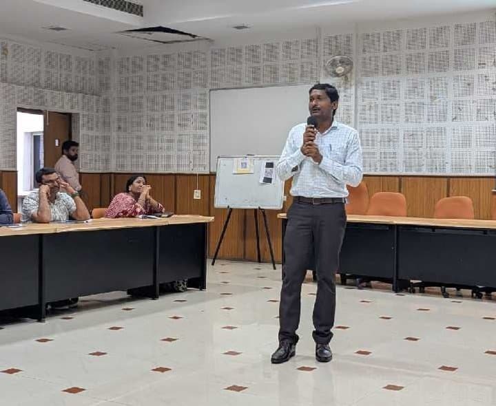 సింగపూర్ పర్యటనకు ఎంపికైన కుమ్మరిపల్లె టీచర్