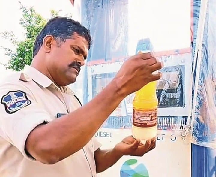 పెట్రోల్‌లో నీరు కలకలం