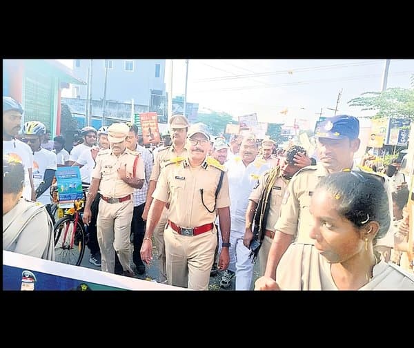 డ్రగ్స్ నిర్మూలనకై ర్యాలీ
