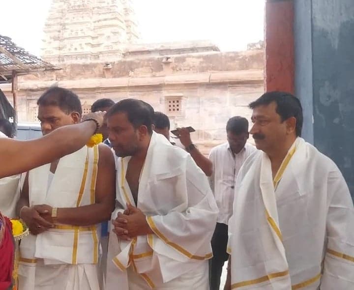 జోగుళాంబ సన్నిధిలో ప్రత్యేక పూజలు - Udayam