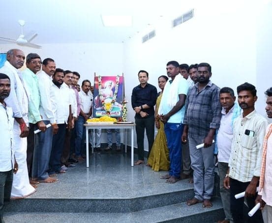 వాల్మీకి ఆశయాలను ఆదర్శంగా తీసుకోవాలి: కలెక్టర్