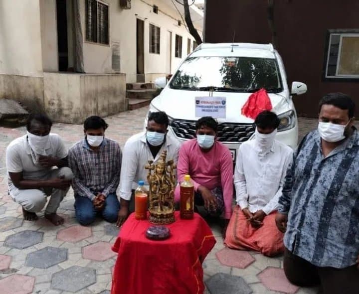 లక్ష్మీ విగ్రహంతో భారీ మోసానికి స్కెచ్‌
