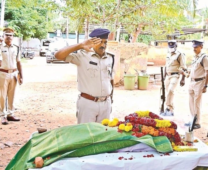 పోలీసు జాగిలం రాఖీ కన్నుమూత